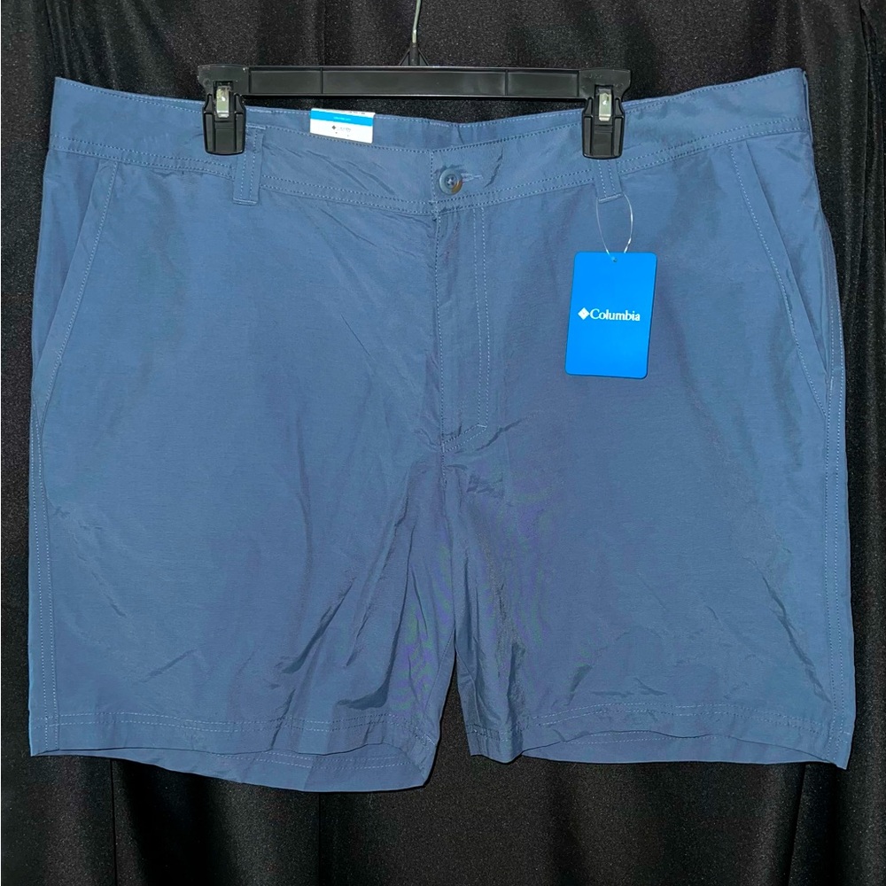 Men’s Columbia Hybrid Shorts, Slate Blue, 8” inseam, Size 40 Regular.